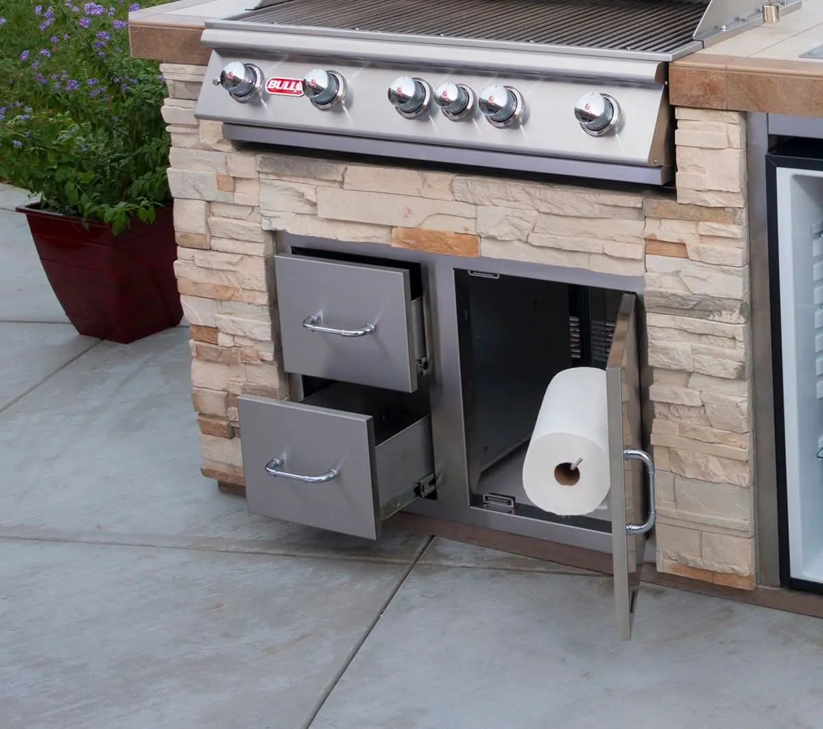 Bull Outdoor Standard Package Angus 30-inch 4 burner Grill with Stainless Steel Door/Drawer Combo, Standard Refrigerator and Cover LP