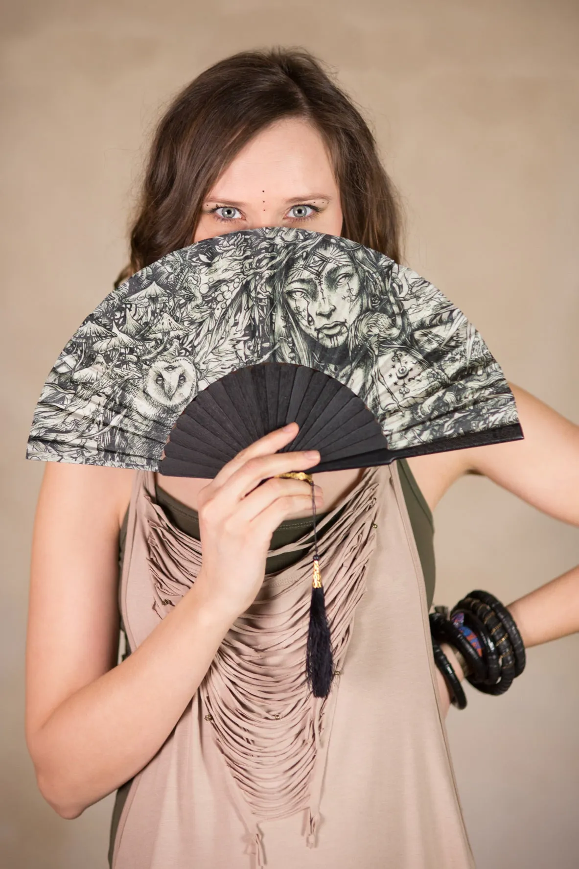Hand Fan Alice