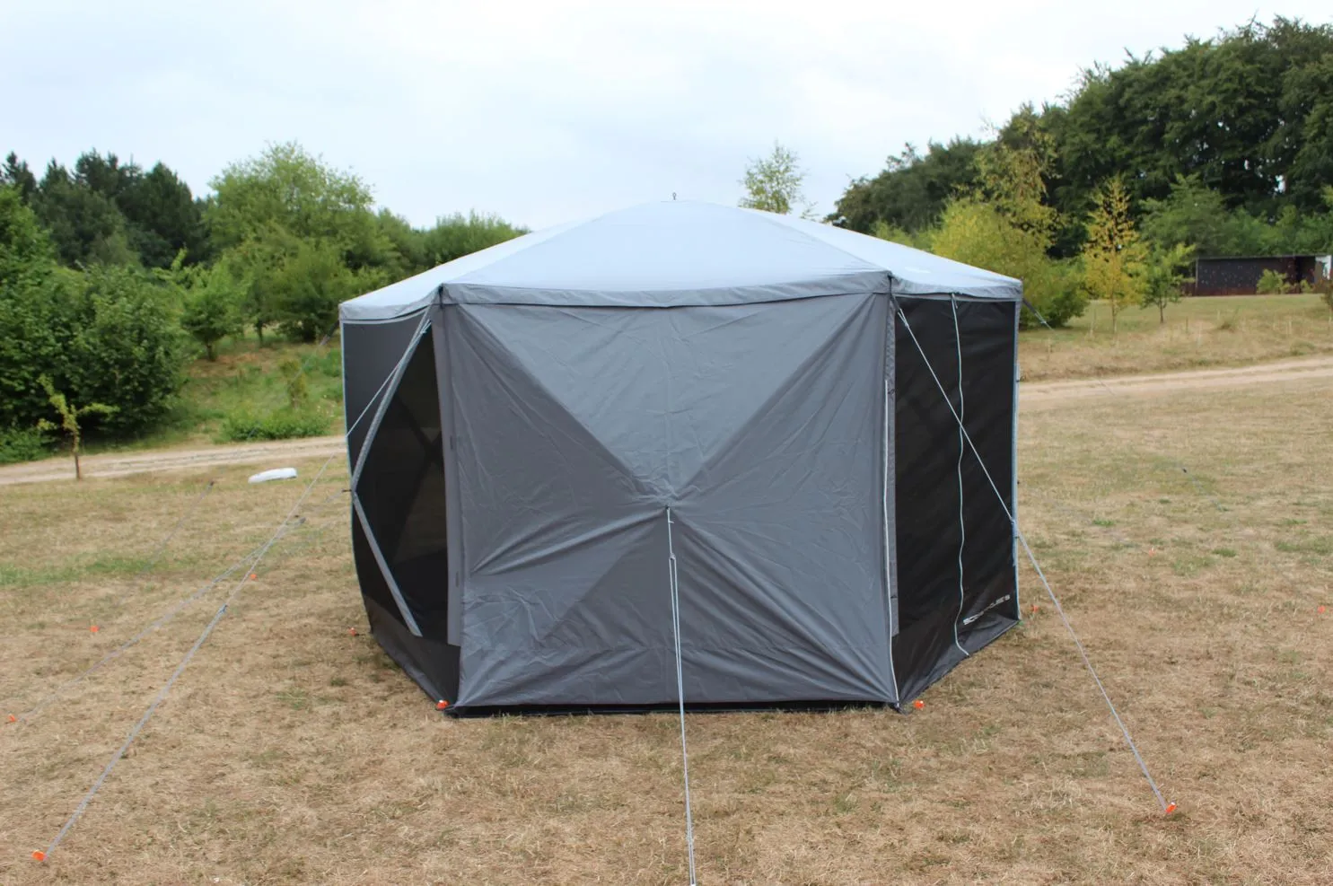 Outdoor Revolution Screenhouse 4 DLX
