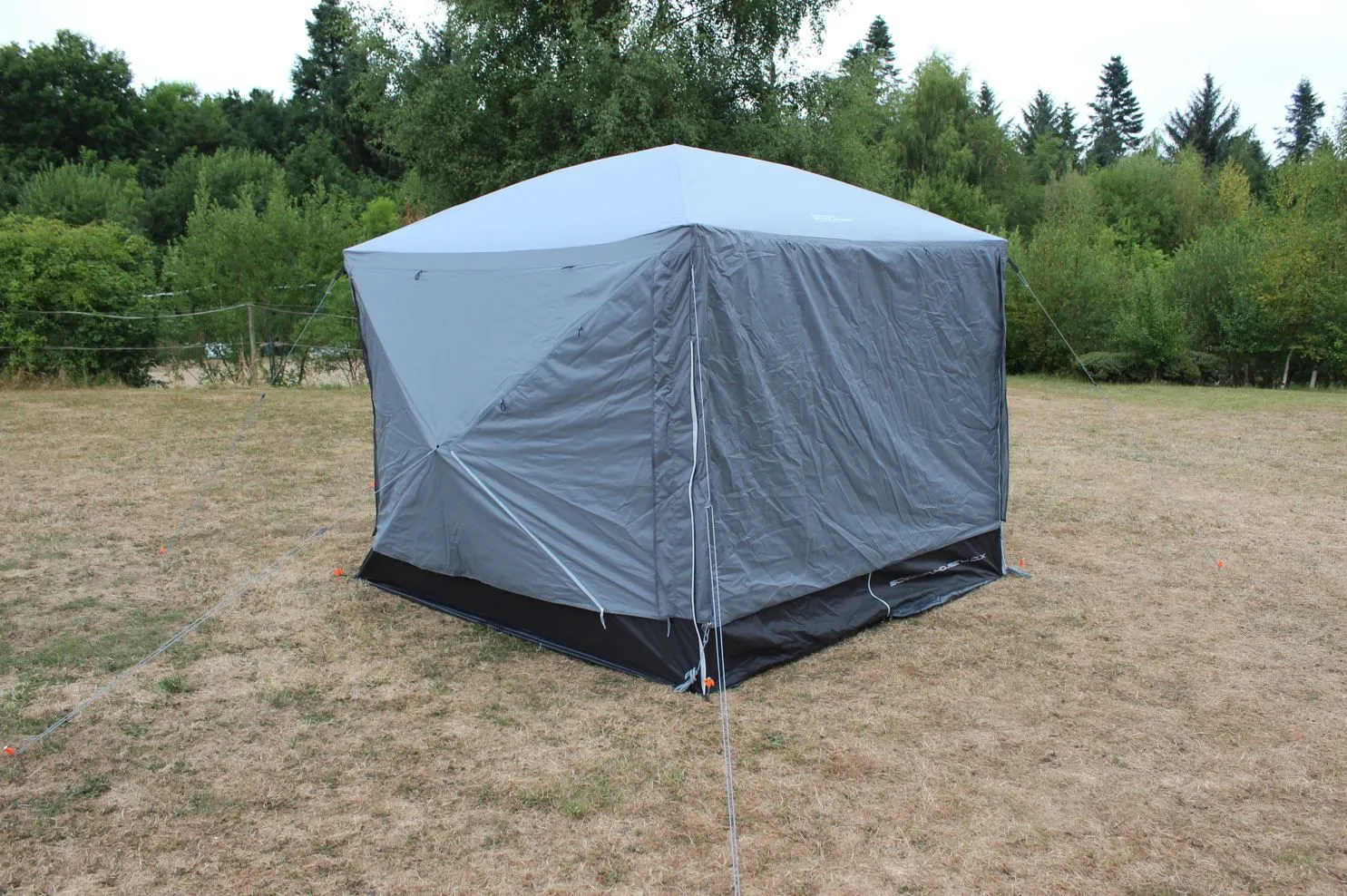 Outdoor Revolution Screenhouse 4 DLX