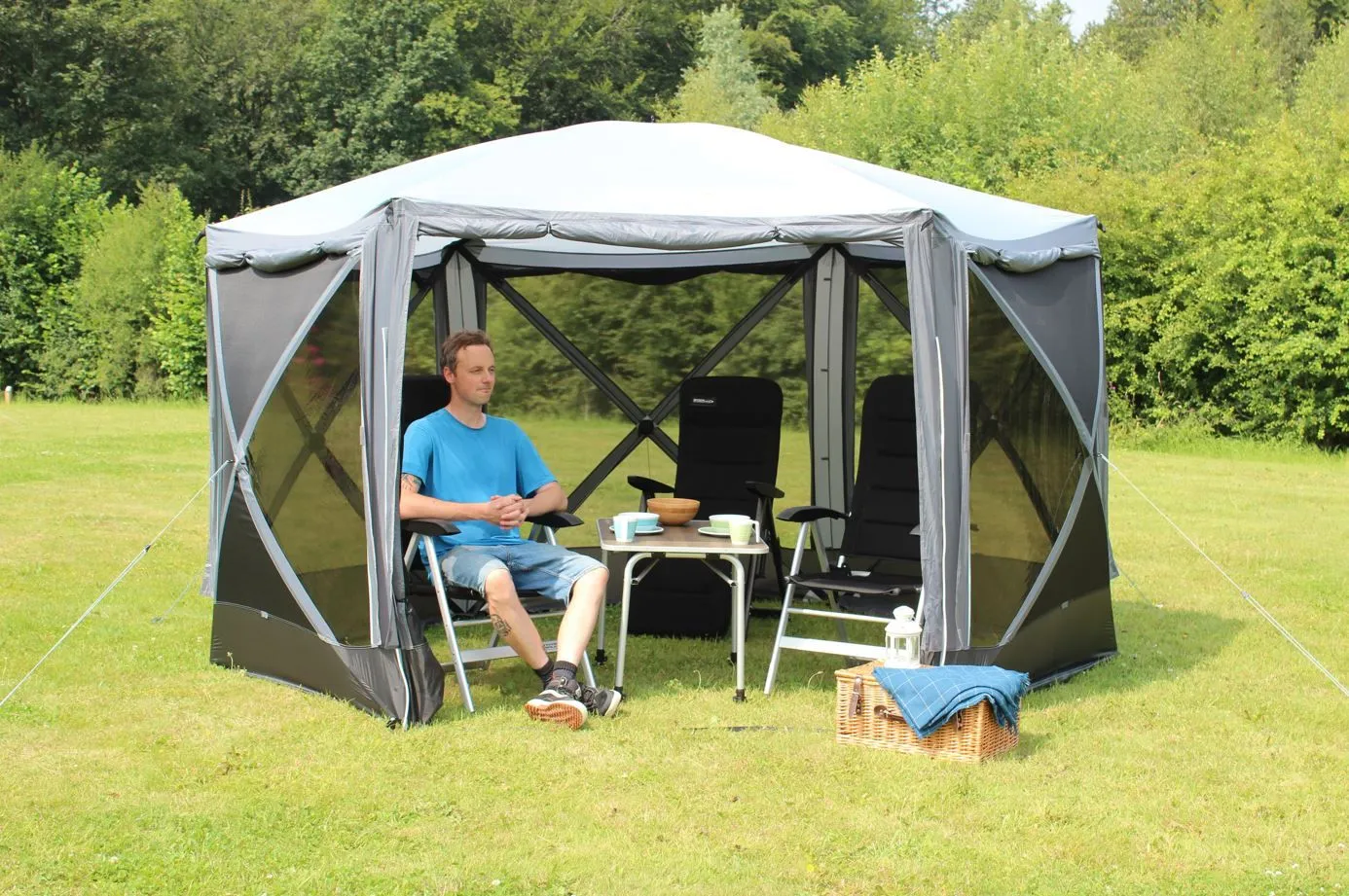 Outdoor Revolution Screenhouse 6 DLX
