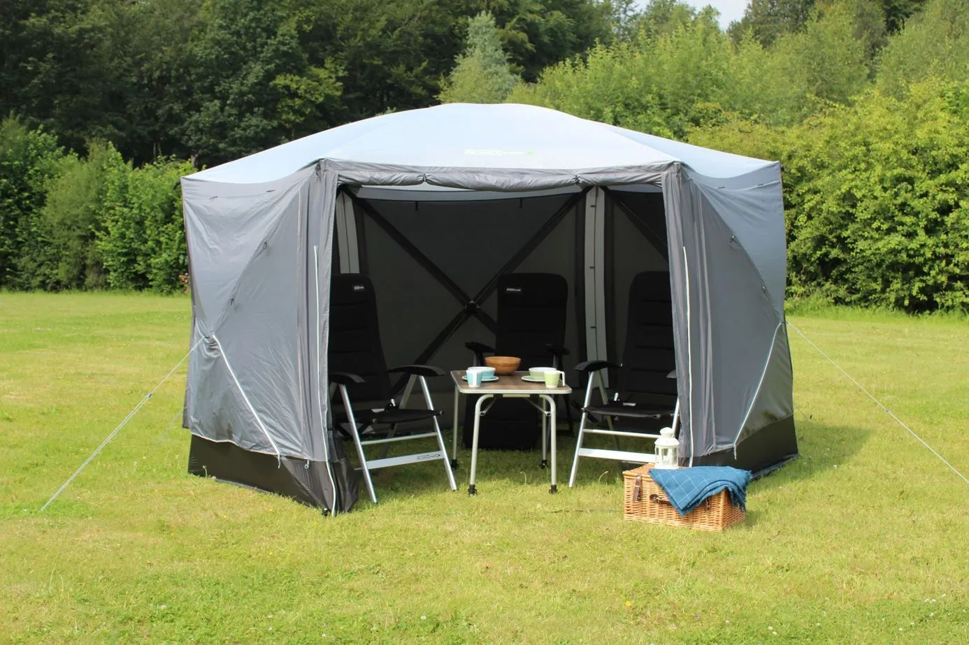 Outdoor Revolution Screenhouse 6 DLX