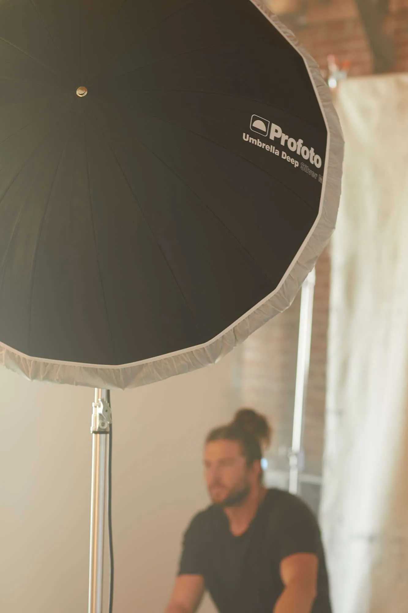 Profoto Umbrella Deep Silver M (105cm/41")